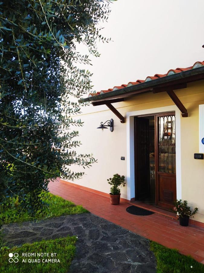Villa La Chicca 4/6 Posti Letto Capannori Esterno foto